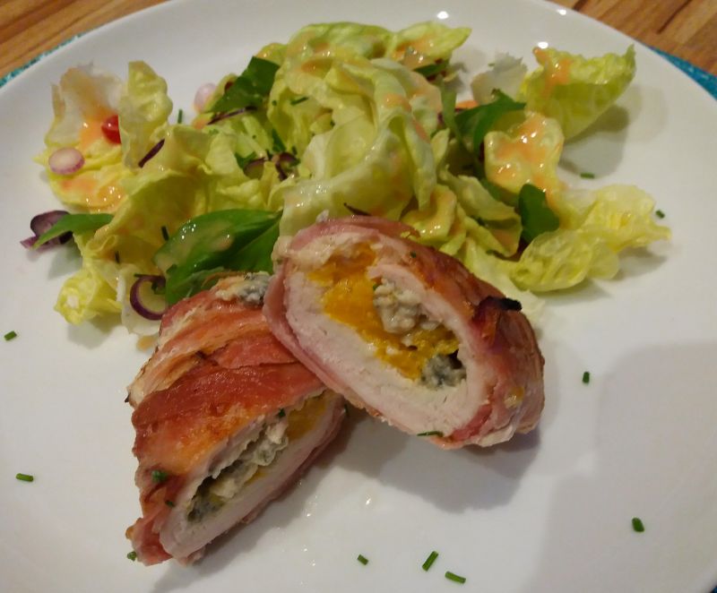 Roladki drobiowe z morelami i gorgonzolą Roladki drobiowe z morelami i gorgonzolą