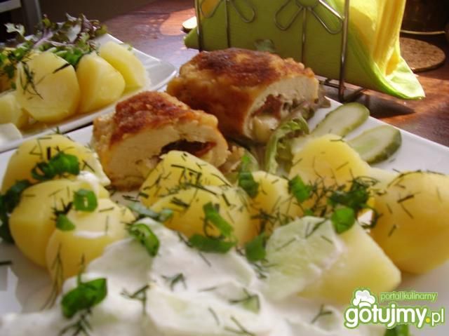 Roladki drobiowe z mozarellą i pomidorem