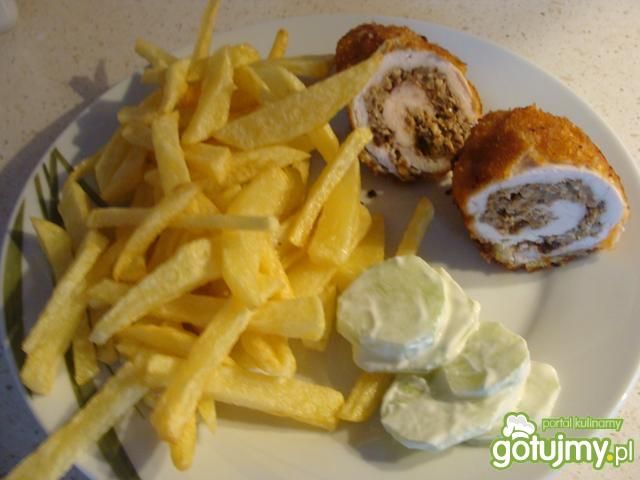 Roladki drobiowe z orzechową nutą Roladki drobiowe z orzechową nutą