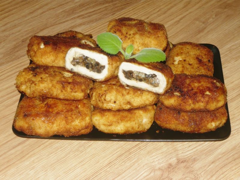Roladki drobiowe z pieczarkami