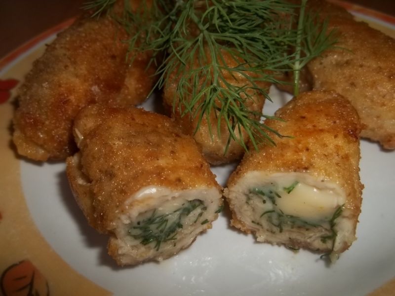 Roladki drobiowe z serkiem topionym i koperkiem