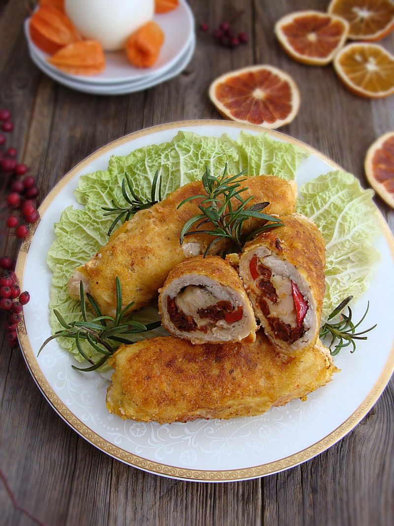 Roladki drobiowe z suszonymi pomidorami