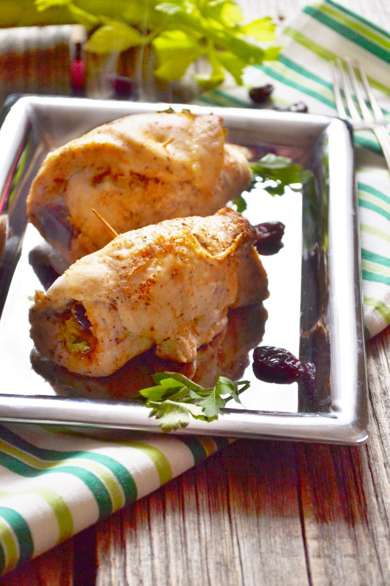 Roladki drobiowe z żurawiną i selerem naciowym Roladki drobiowe z żurawiną i selerem naciowym