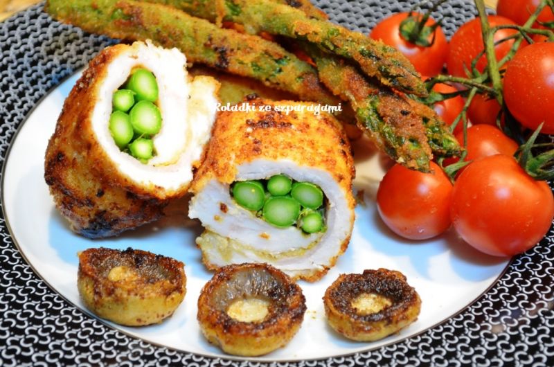 Roladki drobiowe ze szparagami