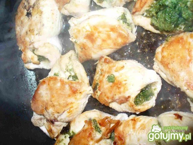 Roladki drobiowe ze szpinakiem 