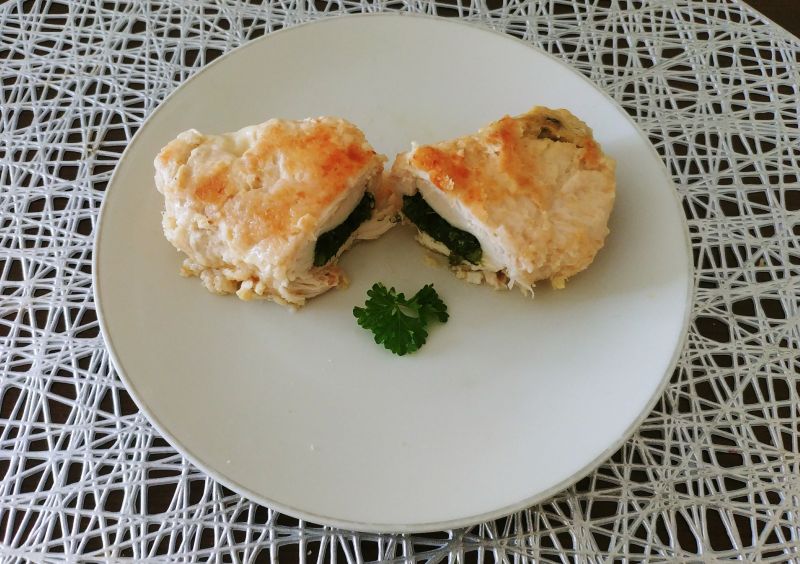 Roladki drobiowe ze szpinakiem Roladki drobiowe ze szpinakiem