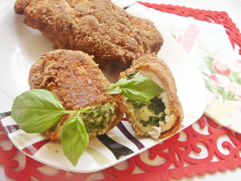 Roladki drobiowe ze szpinakiem i mozzarellą