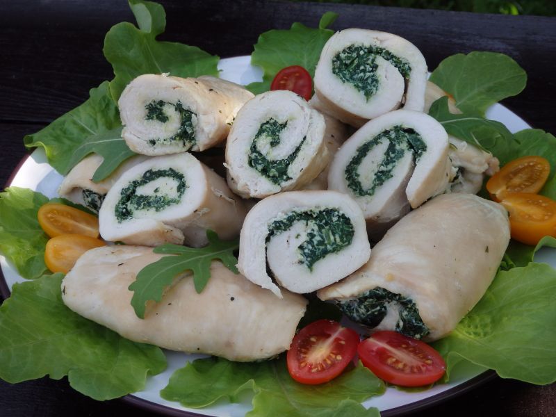 Roladki drobiowe ze szpinakiem i ricottą Roladki drobiowe ze szpinakiem i ricottą
