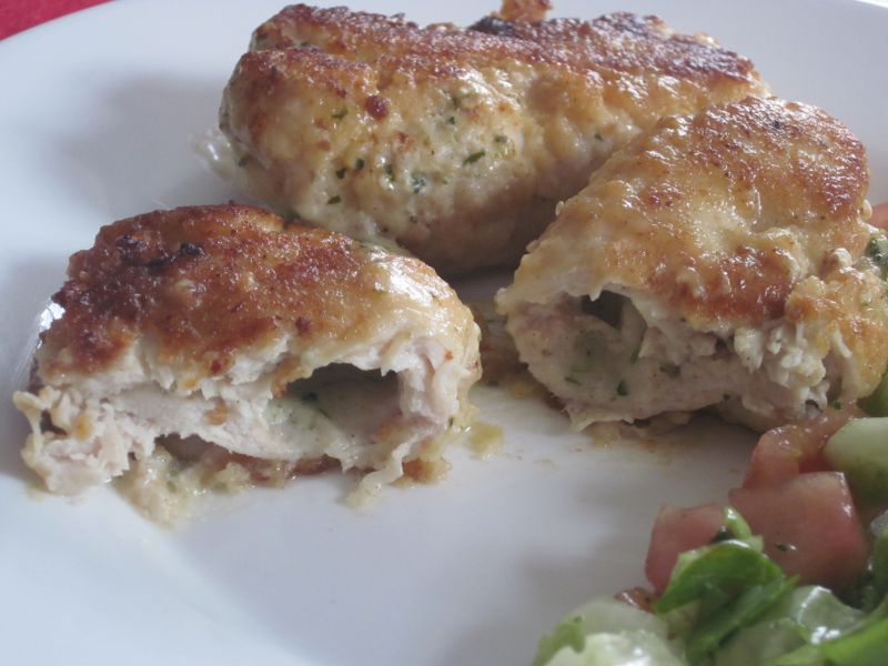 Roladki faszerowane serkiem topionym i pietruszką