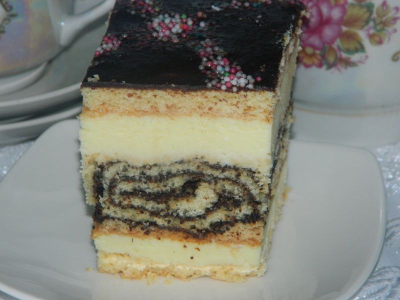 Roladki makowe w masie serowej