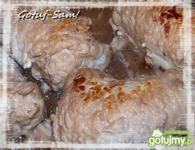 Roladki schabowe aromatyzowane salami  Roladki schabowe aromatyzowane salami