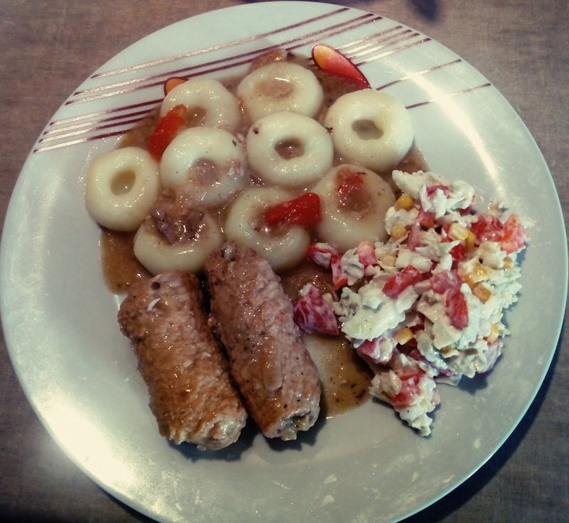 Roladki schabowe w sosie Roladki schabowe w sosie