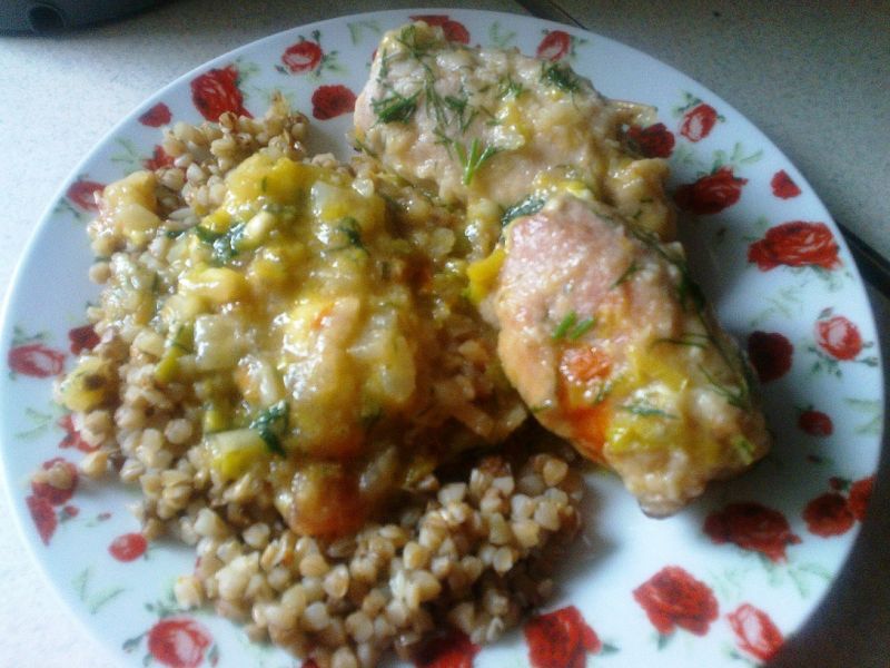 Roladki schabowe w sosie warzywnym