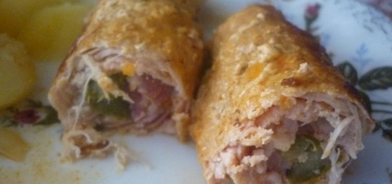 Roladki schabowe z boczkiem i ogórkiem kwaszonym Roladki schabowe z boczkiem i ogórkiem kwaszonym