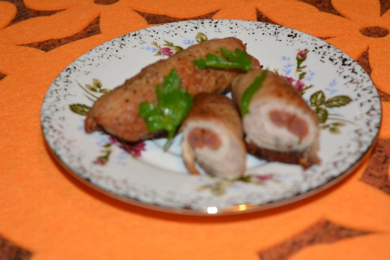 Roladki schabowe z kabanosem