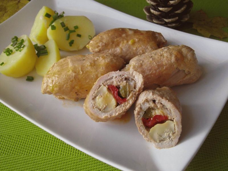 Roladki schabowe z marynowanymi pieczarkami 