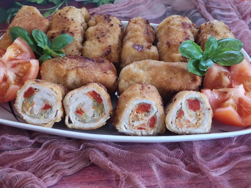 Roladki schabowe z młodą kapustą Roladki schabowe z młodą kapustą