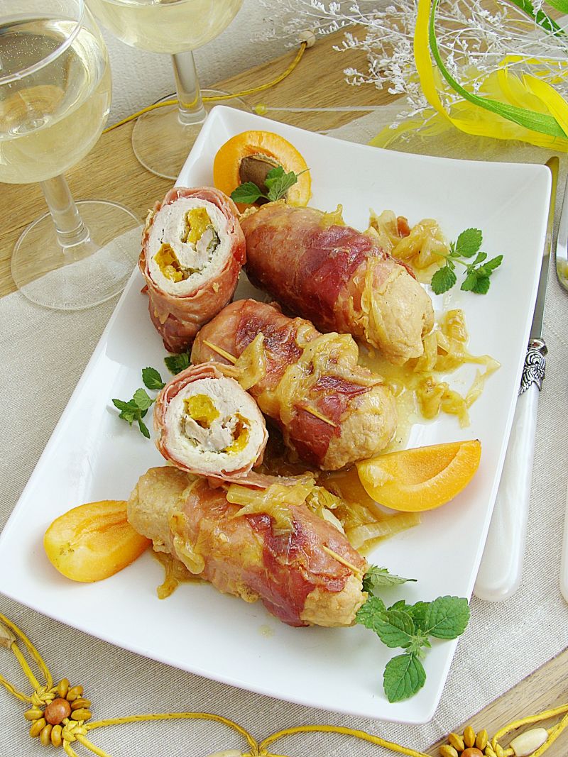 Roladki schabowe z morelą i szynką parmeńską