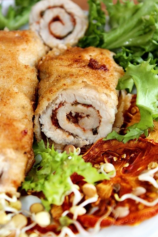 Roladki schabowe z pastą pomidorowa baziółka 