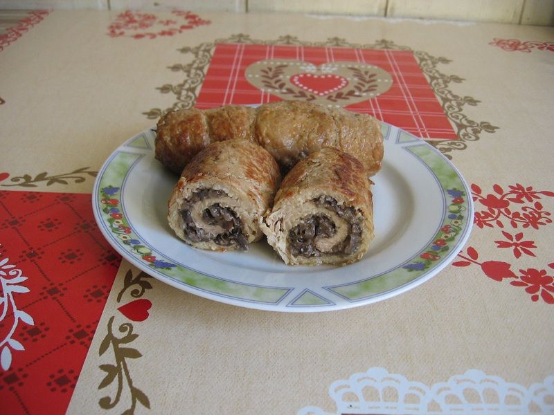Roladki schabowe z pieczarkami Roladki schabowe z pieczarkami