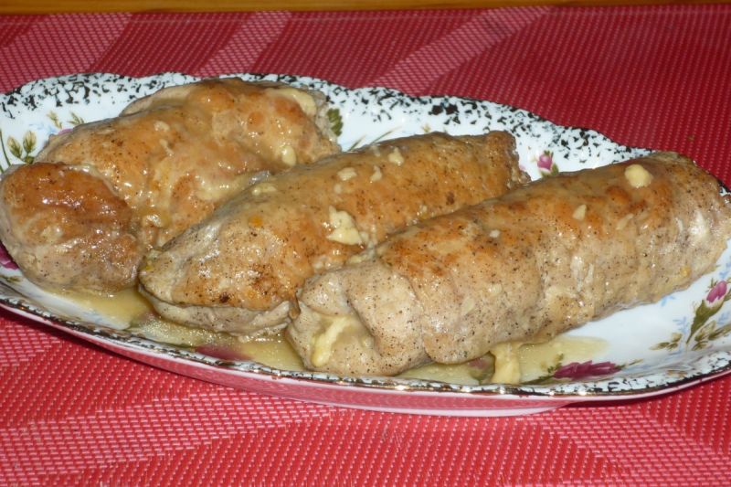 Roladki schabowe z pieczarkami i cukinią