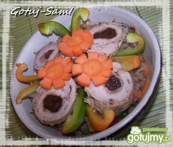 Roladki schabowe z śliwką wędzoną Roladki schabowe z śliwką wędzoną