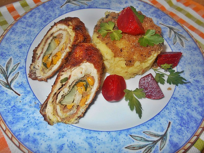 Roladki schabowe z szynką parmeńską Roladki schabowe z szynką parmeńską