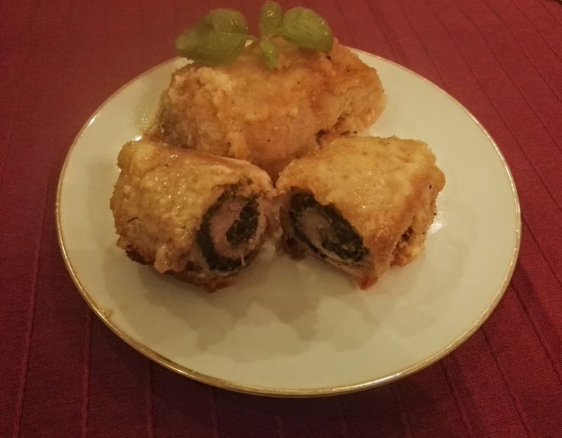 Roladki schabowe ze szpinakiem i gorgonzolą