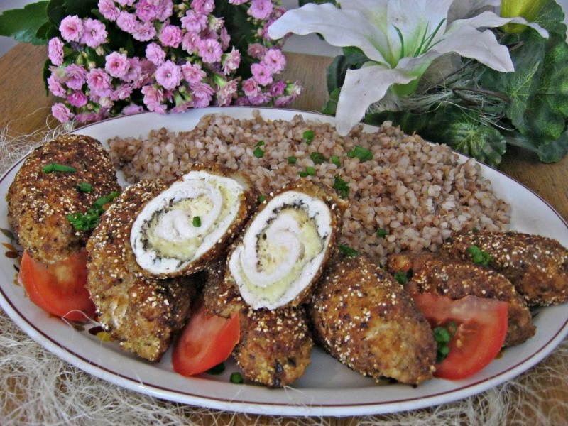 Roladki w panierce z borowików,cebuli i amarantusa