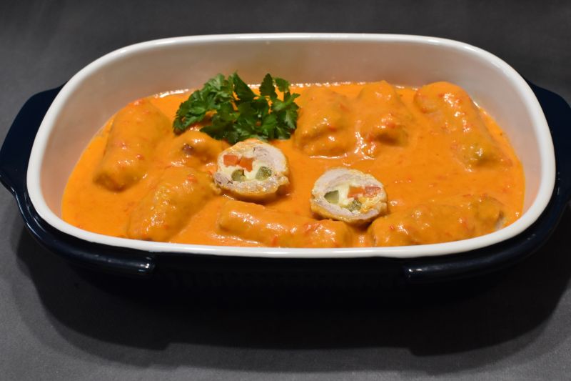 Roladki w sosie paprykowym