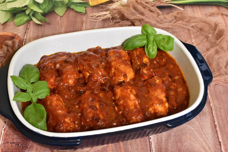 Roladki w sosie żurawinowym