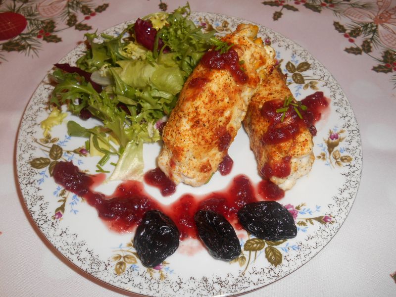 Roladki warzywne w rukoli