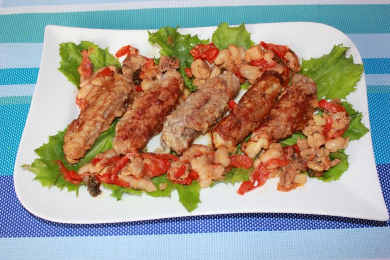 Roladki wieprzowe z fasolą 