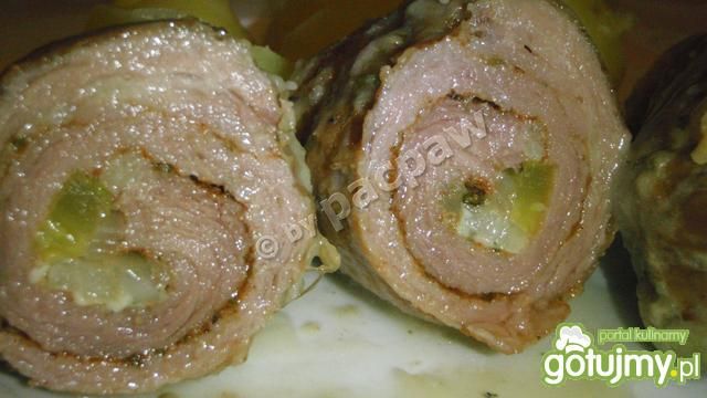 Roladki wieprzowe z ogórki i serem pleśn Roladki wieprzowe z ogórki i serem pleśn