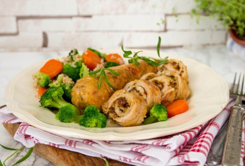 Roladki wieprzowe z serem i suszonymi pomidorami