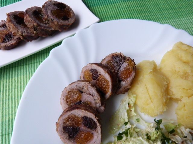 Roladki wieprzowe z suszonymi owocami