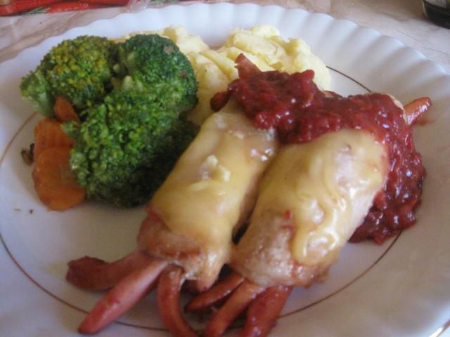 Roladki wieprzowe z żółtym serem Roladki wieprzowe z żółtym serem