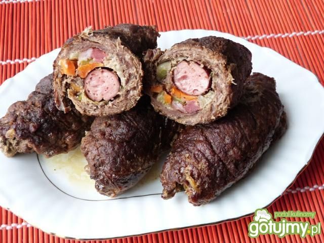Roladki wołowe z kabanosami Roladki wołowe z kabanosami