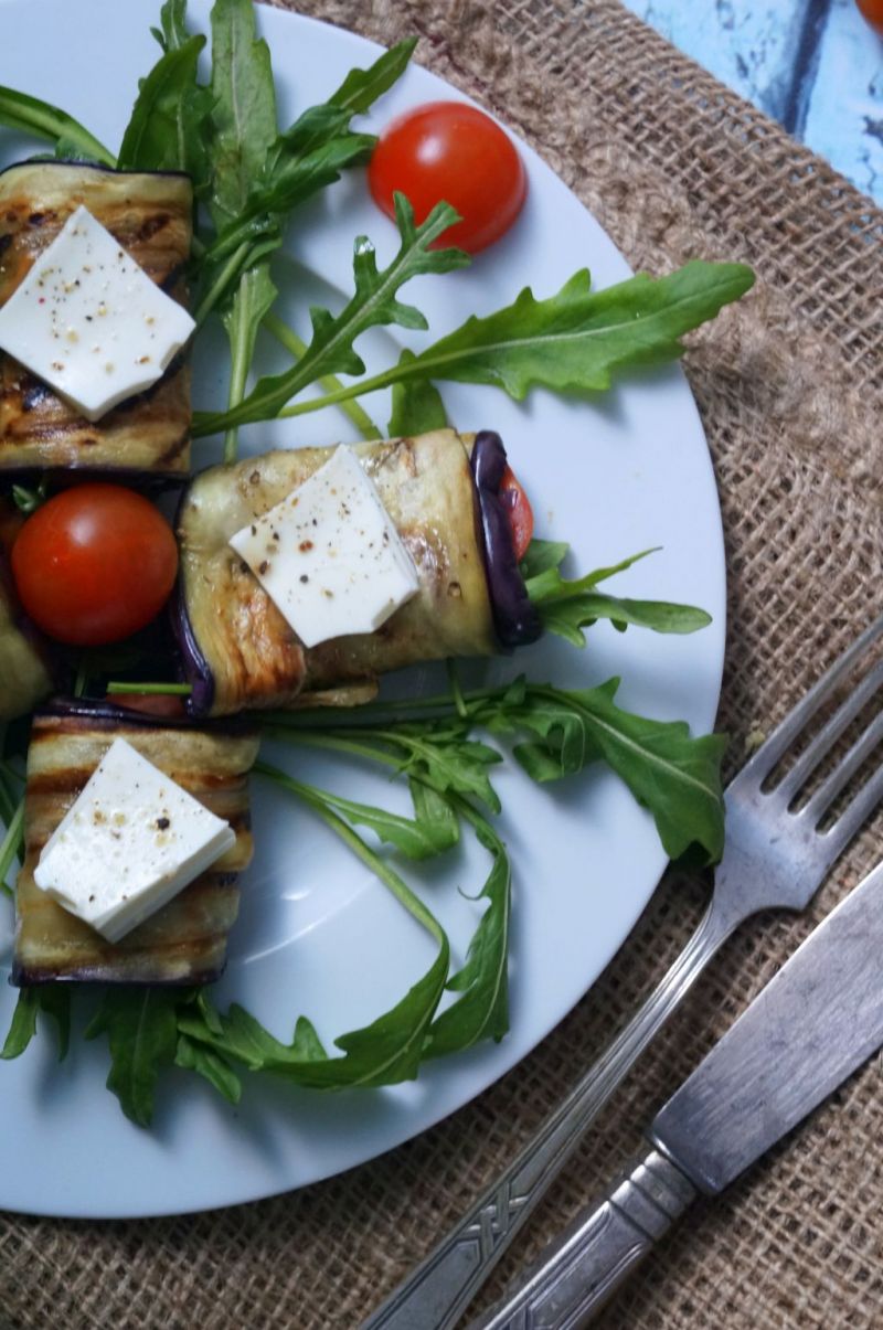 Roladki z bakłażana z kozim serkiem