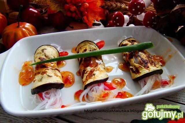 Roladki z bakłażana z makaronem chińskim