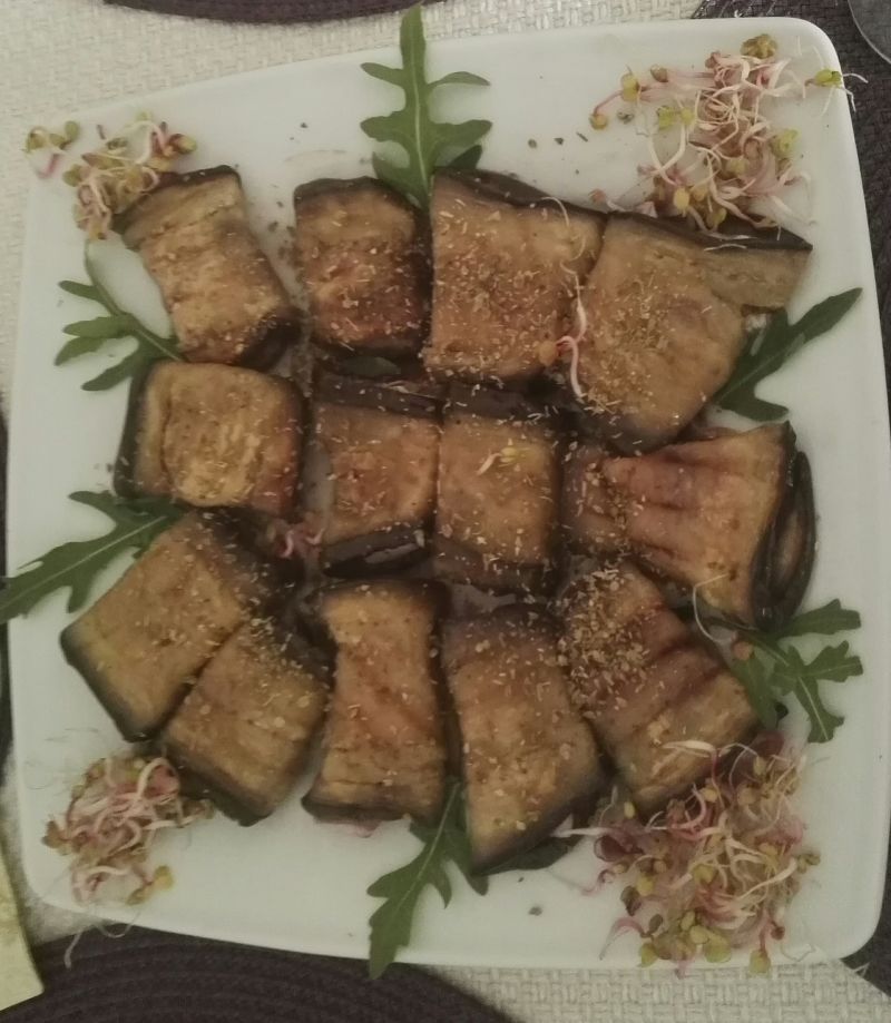 Roladki z bakłażana z szynką i serem feta