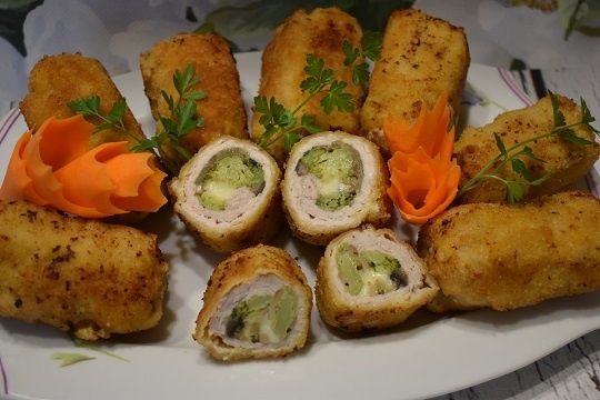 Roladki z brokułem i pieczarkami