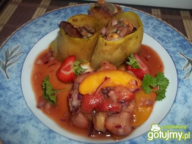 Roladki z cukinii z sałatką