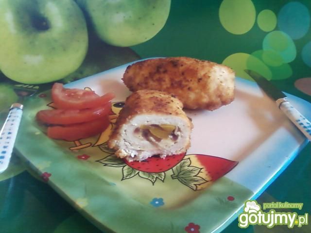 Roladki z czerwoną cebulą i papryką. Roladki z czerwoną cebulą i papryką.