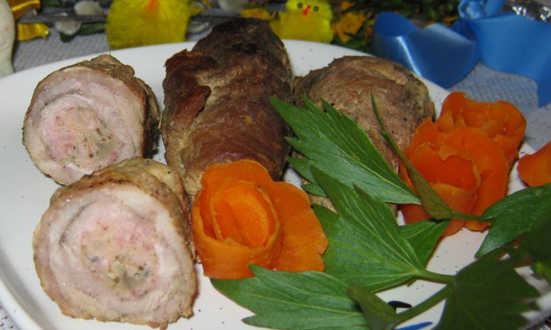 Roladki z farszem mięsno pieczarkowym Roladki z farszem mięsno pieczarkowym