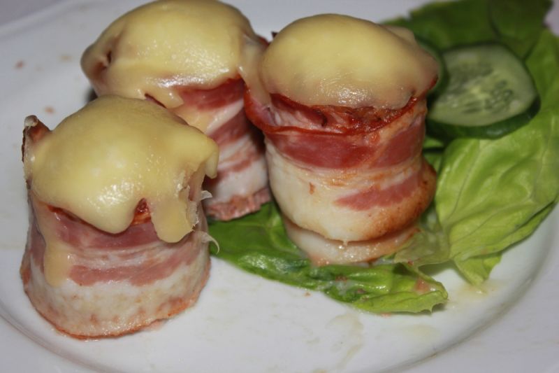 Roladki  z faszerowanego boczku  Roladki  z faszerowanego boczku