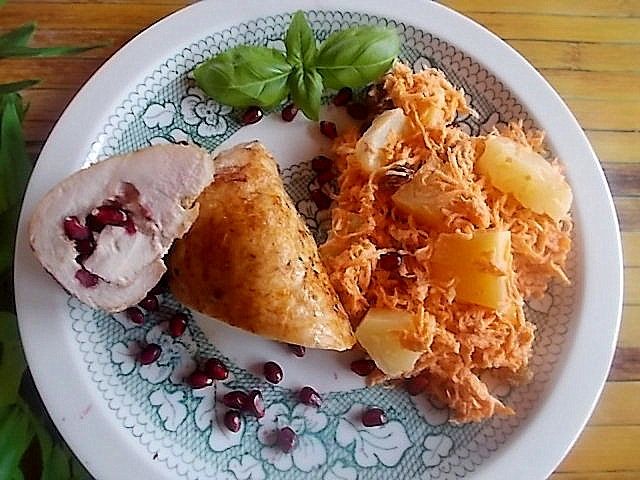 Roladki z fetą i granatem na maśle 