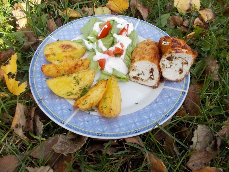 Roladki z fetą i orzechami Roladki z fetą i orzechami