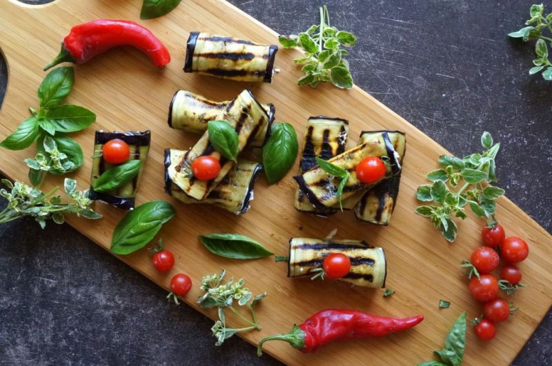 Roladki z grillowanego bakłażana Roladki z grillowanego bakłażana