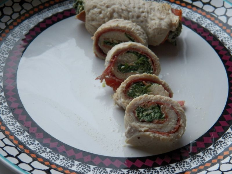 Roladki z indyka z szynką i szpinakiem Roladki z indyka z szynką i szpinakiem